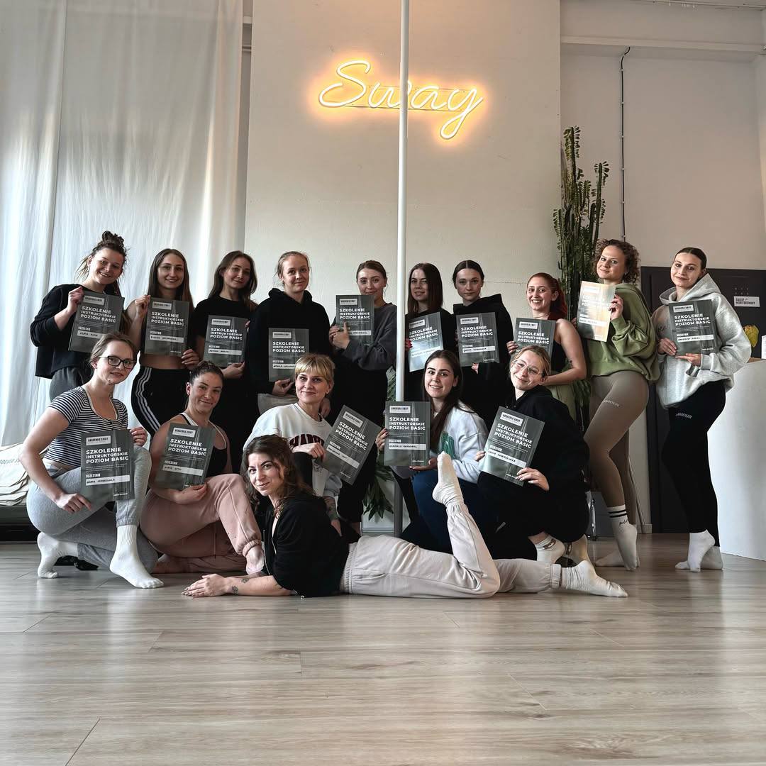 Uczestniczki szkolenia BASIC pole dance w Akademii Sway — Poznań